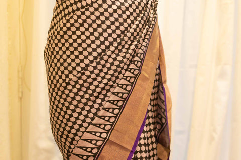 Twilight Elegance Black and Purple Printed Kanchipuram Silk Saree