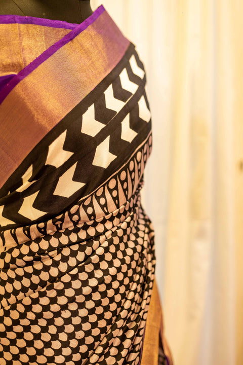Twilight Elegance Black and Purple Printed Kanchipuram Silk Saree