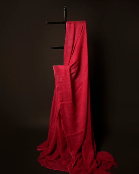 Crimson Elegance Red Textured Linen Shaded Saree