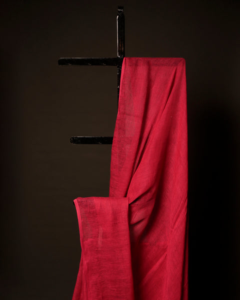 Crimson Elegance Red Textured Linen Shaded Saree