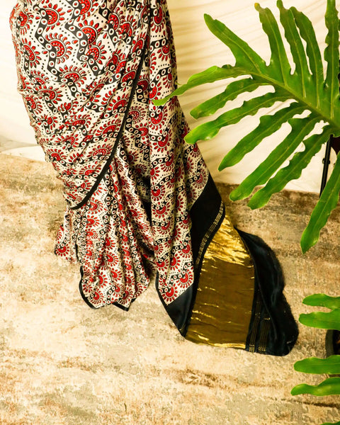 Pure Handloom Sandal with Green Gaji Silk Saree